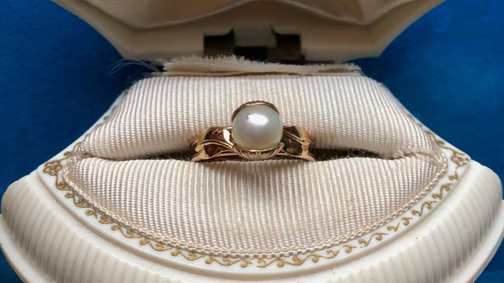 Vintage 10K Yellow Gold Pearl Solitaire Ring