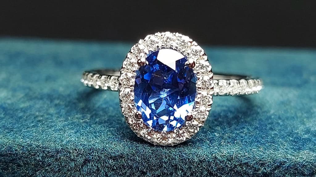 Vintage Blue Sapphire Oval Cut Engagement Ring
