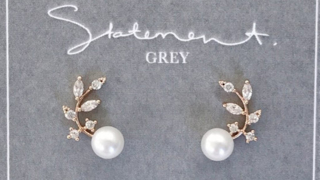 Crystal Leaf Pearl Ear Climber