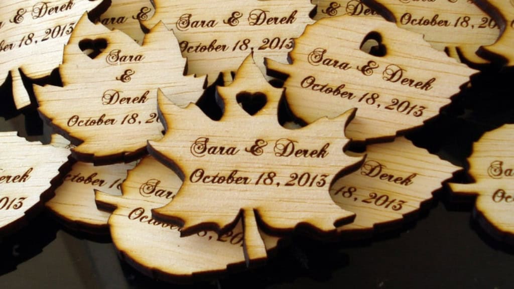 Personalized Wood Leaf Favors Set