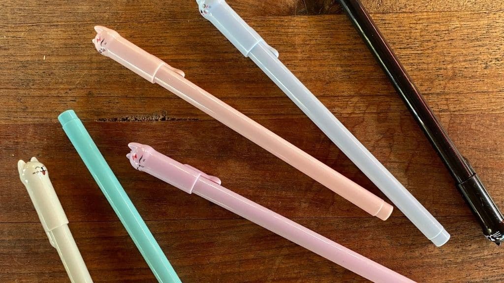 Cat Pens with Cute Expressions