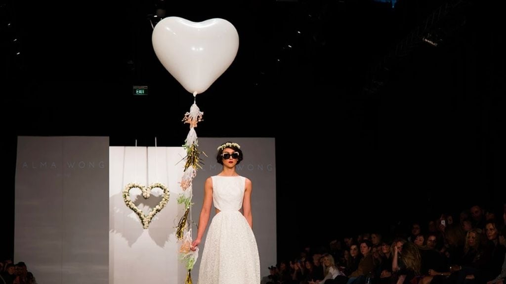 White Giant Heart Balloon