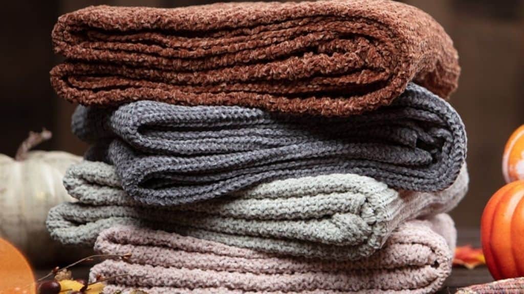 Chenille Knit Soft Velvety Throw Blanket