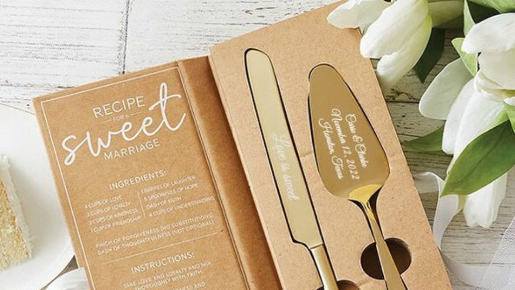 Engraved Wedding Cake Server Set