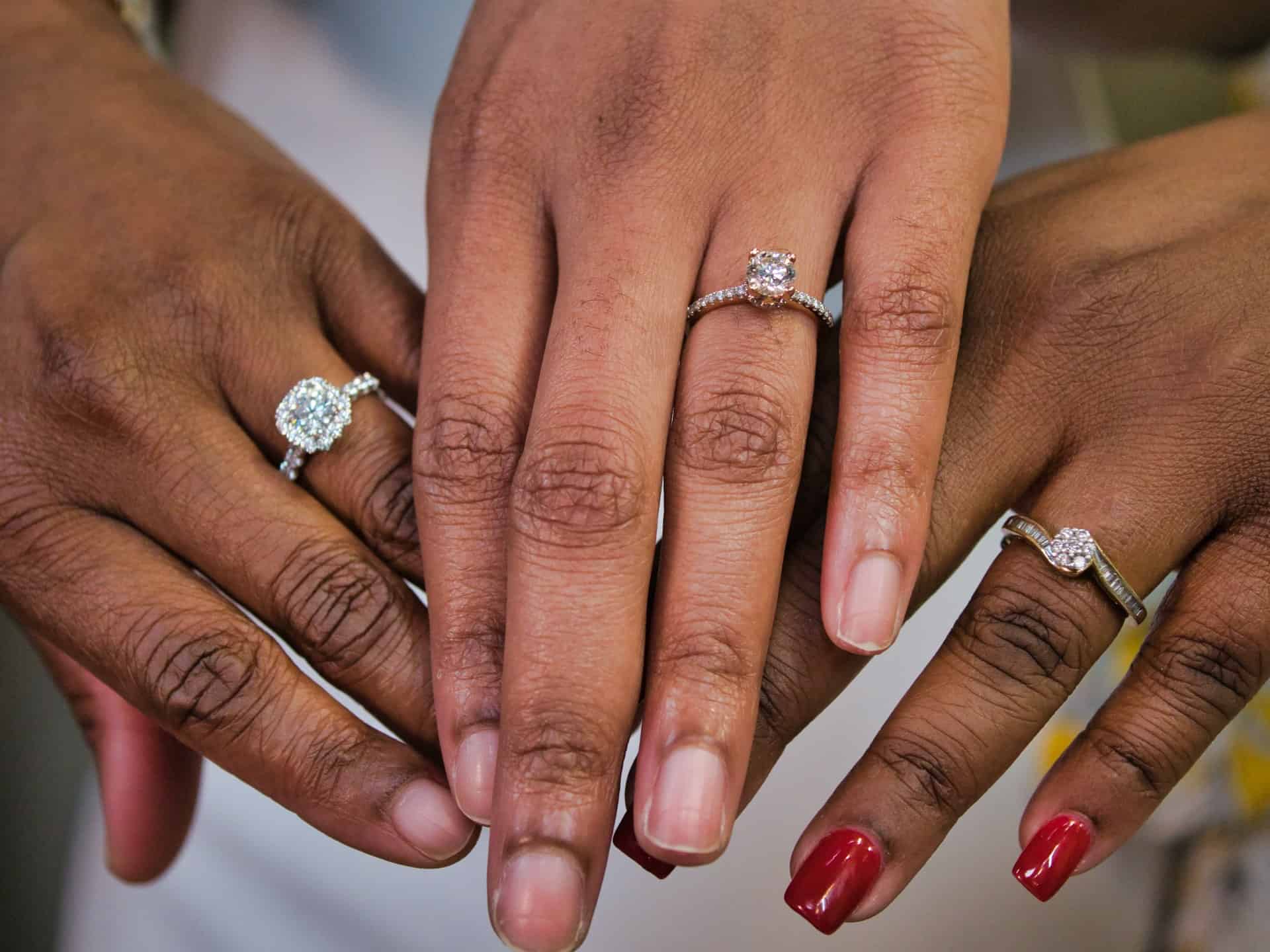 engagement ring photos ideas Get Some Friends In On It