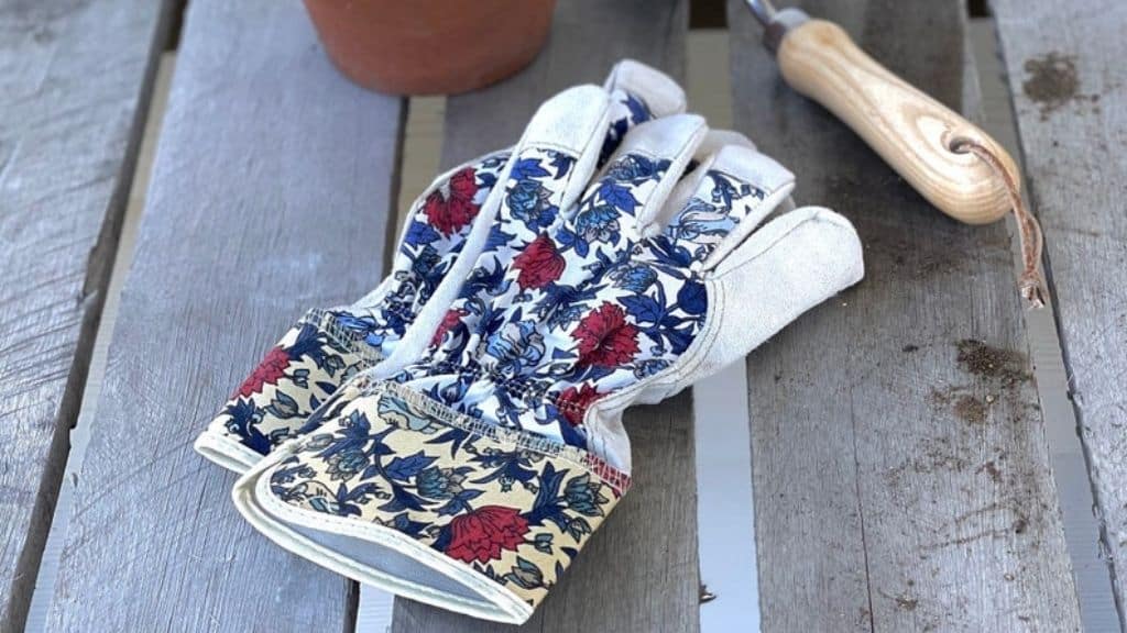 Floral Pattern Leather Women's Gardening Gloves
