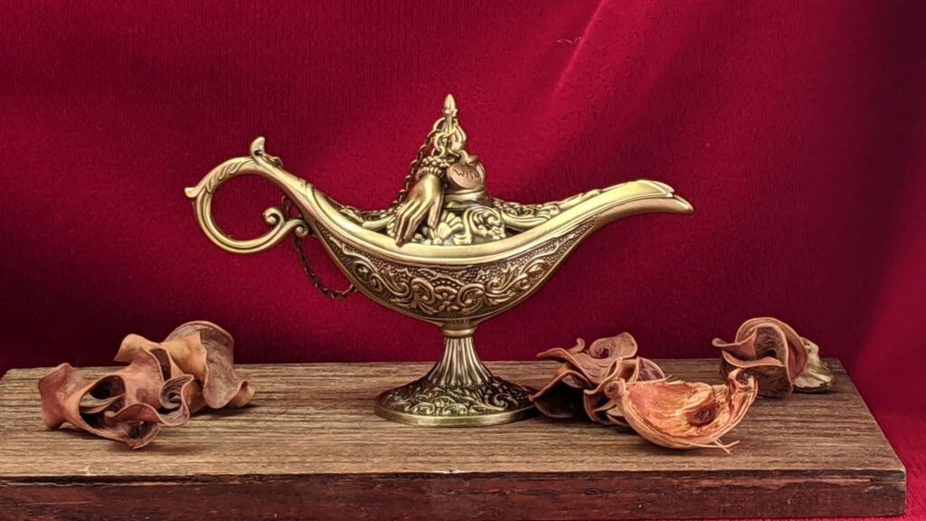 Small Aladdin's Alloy Metal Lamp