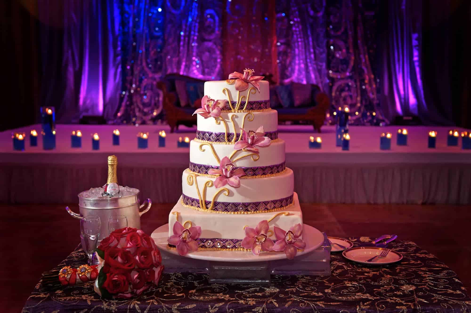 Photographing Wedding Cakes