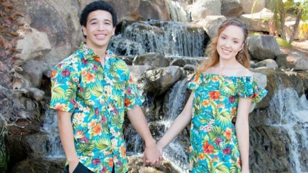Matching Hawaiian Couples Outfit