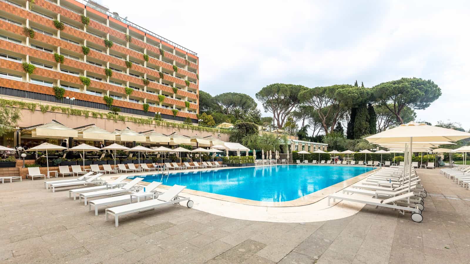 Rome Cavalieri Luxury Hotel