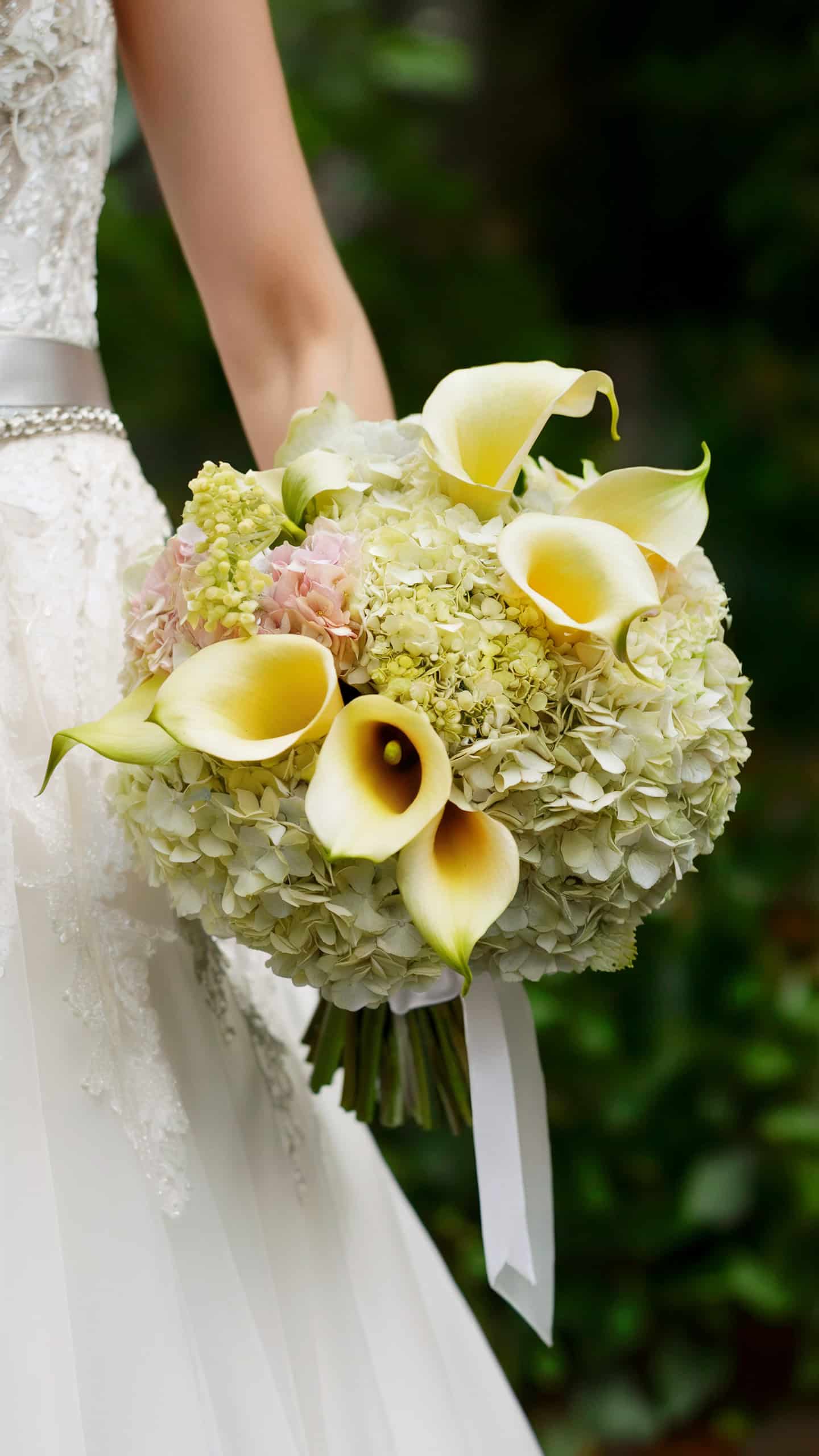 Elegant Hydrangea and Calla Lily