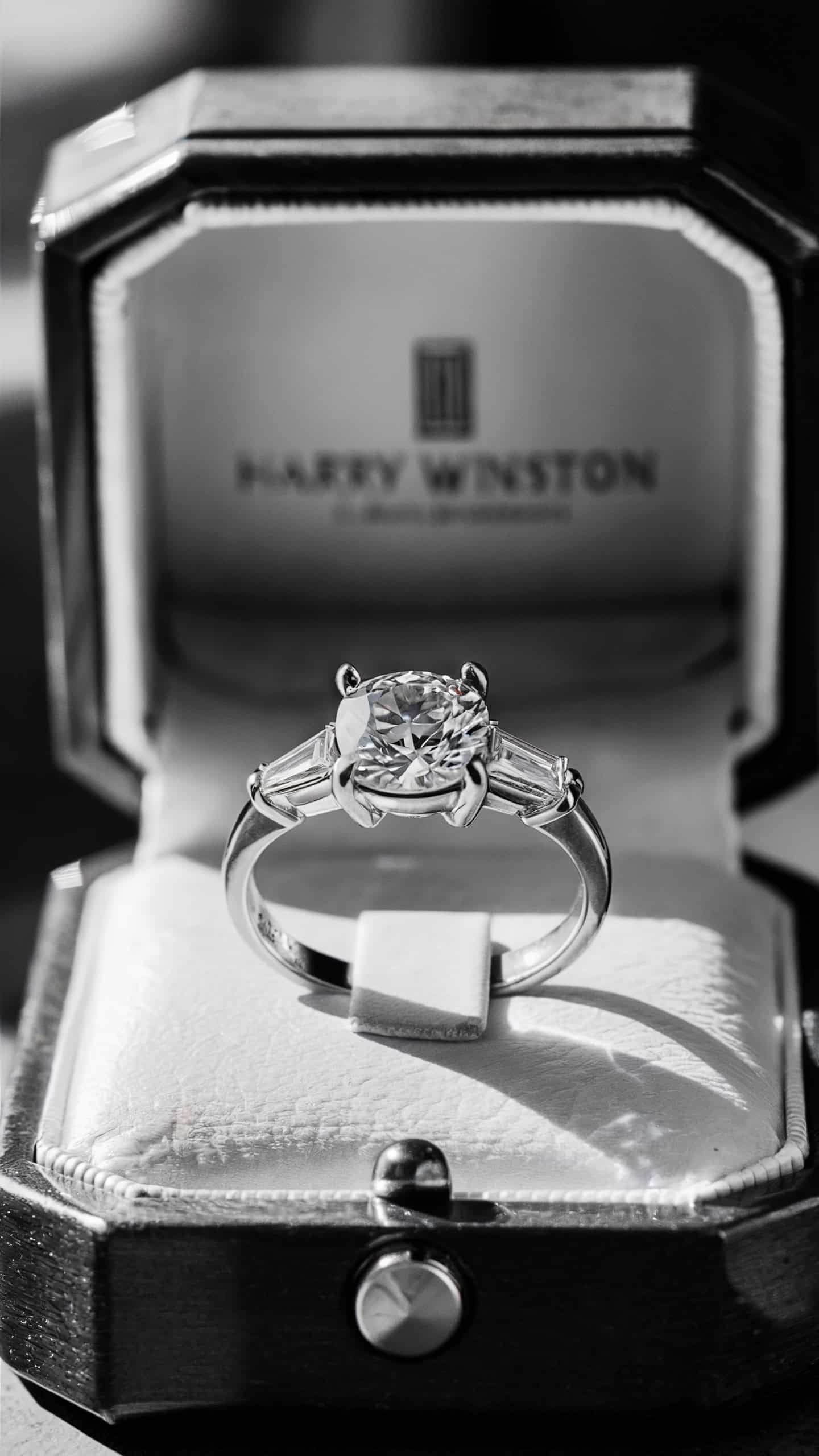 Harry Winston Classic Winston Ring