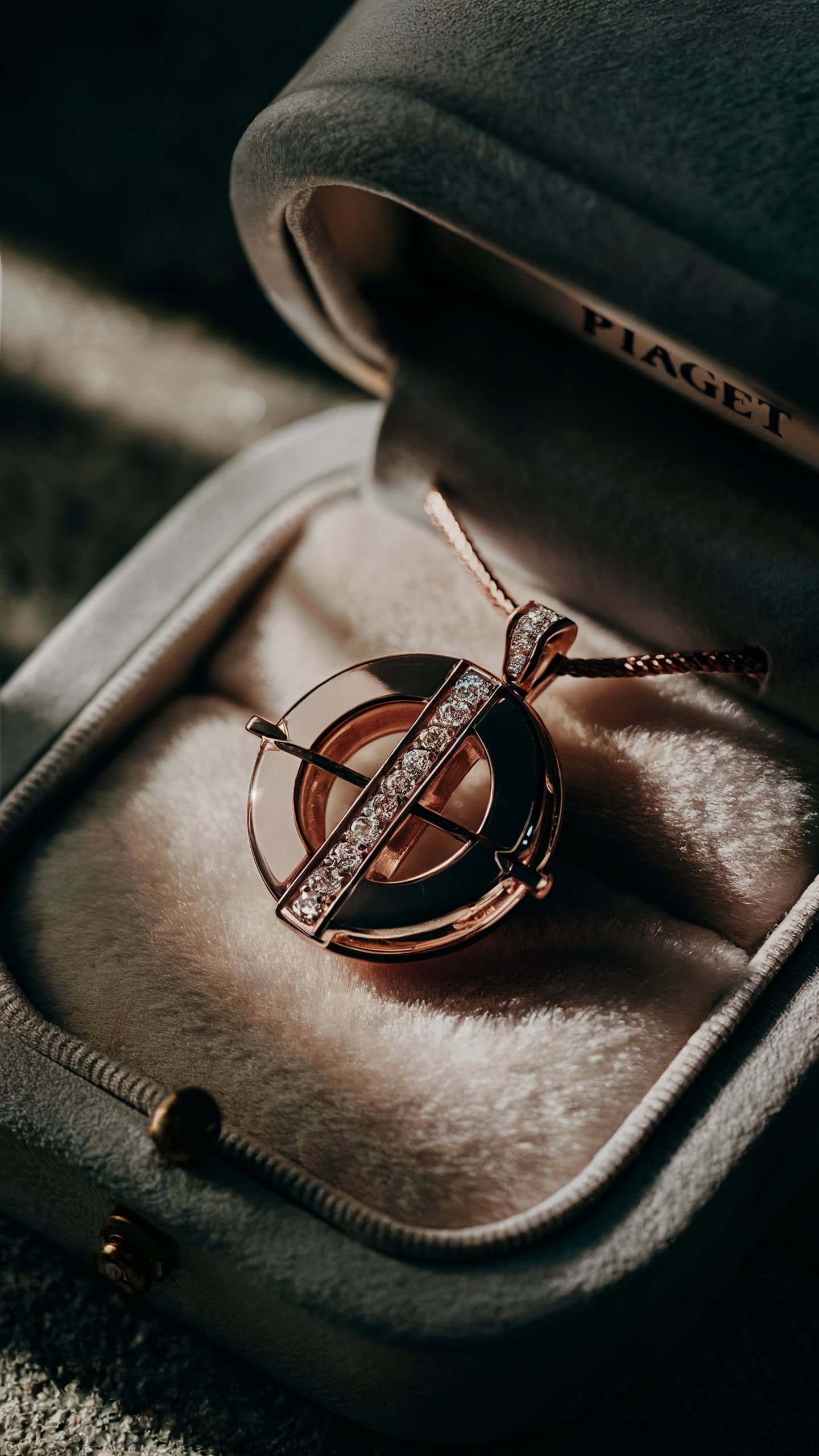 Piaget Possession Pendant