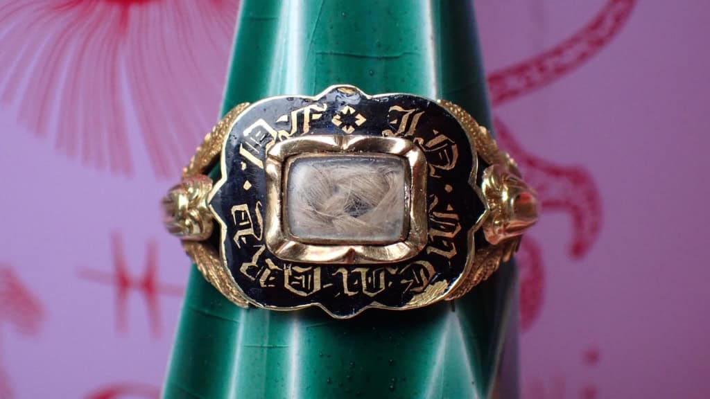 18ct Gold Victorian Black Enamel Mourning Ring
