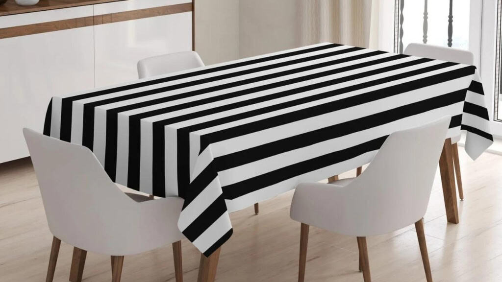 JollyDecorHome Black and White Tablecloth