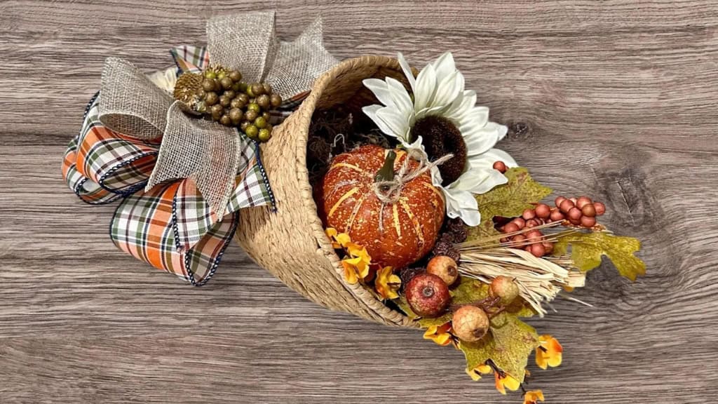 Thanksgiving Cornucopia Basket