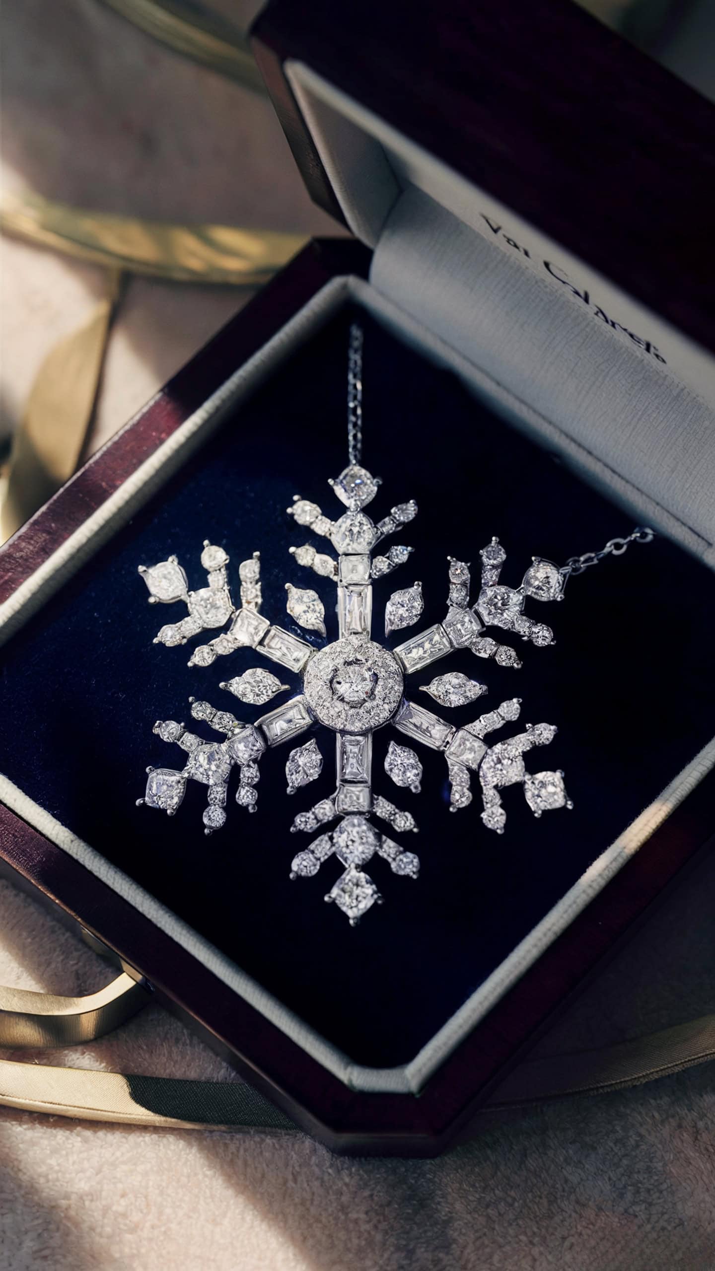Van Cleef Arpels Snowflake Necklace