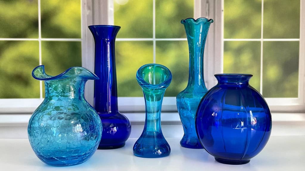 Vintage Hand-Blown Cobalt Blue Bud Vase