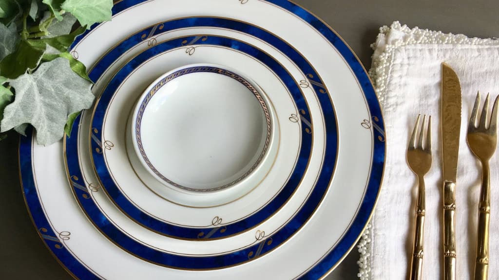 Vintage Navy Blue Plate Set
