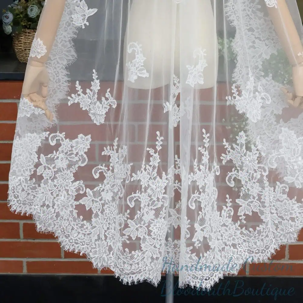 Chantilly-Lace Waltz Veil