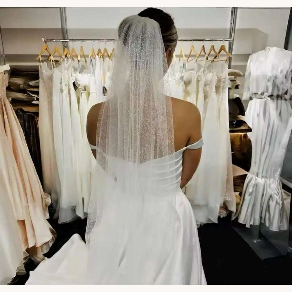 Single-Layer Glitter Veil