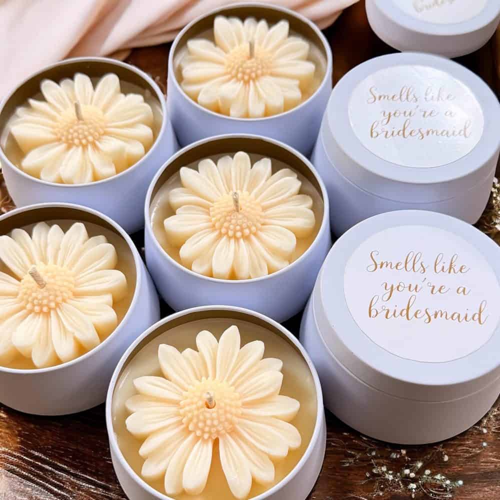 Daisy-Topped Four-Ounce Candle
